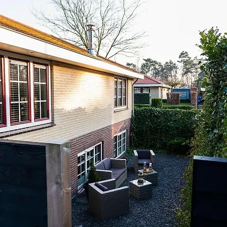 Ruim Met Mooie Tuin Op De Veluwe *
