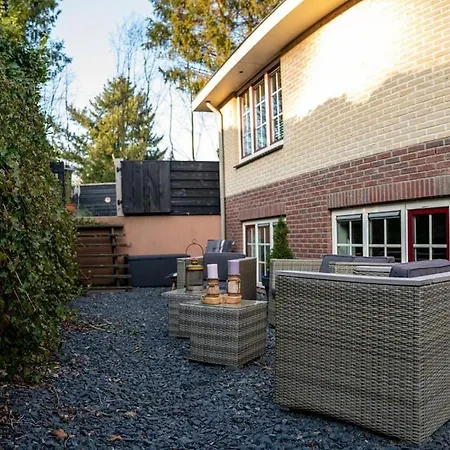Holiday home Ruim Met Open Haard & Tuin - Putten, Veluwe *