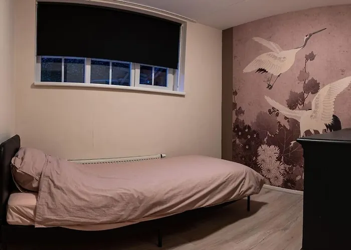 Ruim Met Mooie Tuin Op De Veluwe 푸텐