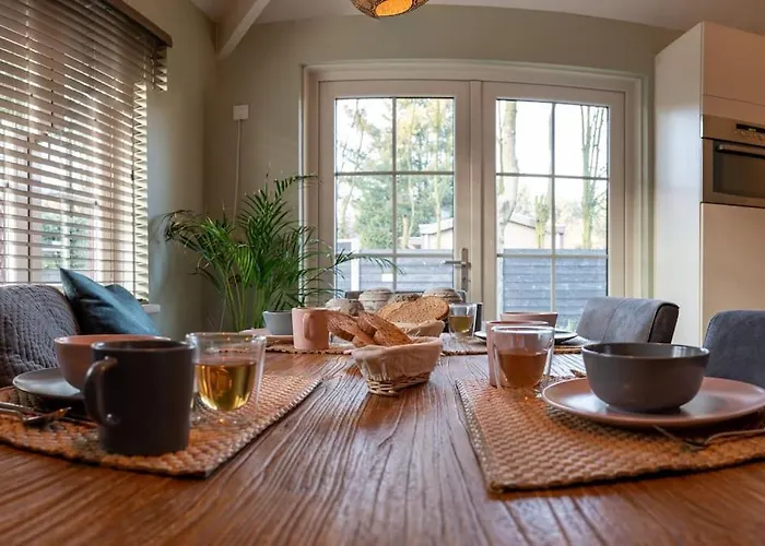 Ruim Met Mooie Tuin Op De Veluwe *